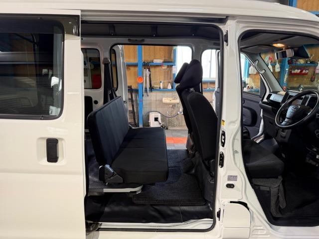 ハイゼットカーゴ クルーズSAIII ビジネスパッケージ・禁煙車・電動格納ミラー・フルフラットシート・パワーウインドウ・キーレス・プライバシーガラス・ディスプレイオーディオ・バックカメラ・アイドリングストップ・オートハイビーム(54枚目)