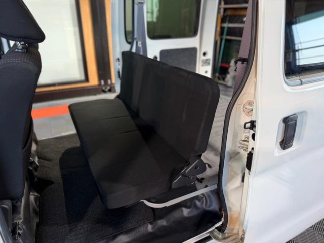 ハイゼットカーゴ クルーズSAIII ビジネスパッケージ・禁煙車・電動格納ミラー・フルフラットシート・パワーウインドウ・キーレス・プライバシーガラス・ディスプレイオーディオ・バックカメラ・アイドリングストップ・オートハイビーム(57枚目)