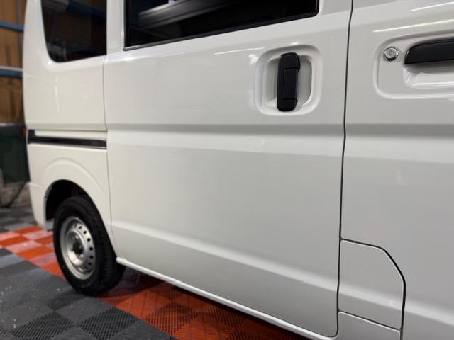 エブリイ PC ワンオーナー・走行946キロ・メモリーナビ・地デジTV・キーレス・スペアキー・パワーウィンドウ・プライバシーガラス・オーバーヘッドシェルフ・両側スライドドア・タイミングチェーンエンジン・保証書・取説(27枚目)