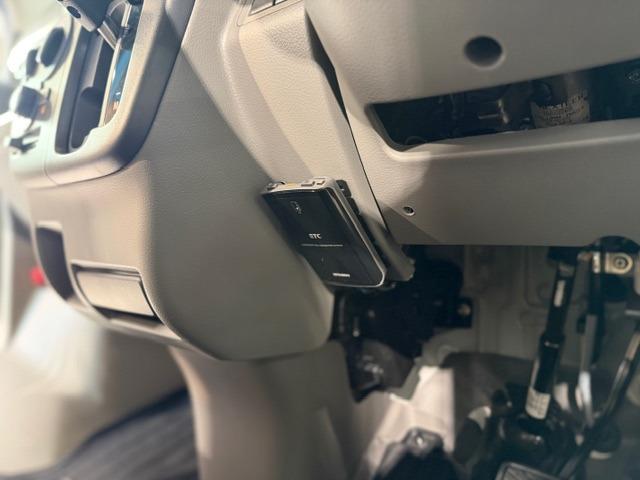 エブリイ PC ワンオーナー・走行946キロ・メモリーナビ・地デジTV・キーレス・スペアキー・パワーウィンドウ・プライバシーガラス・オーバーヘッドシェルフ・両側スライドドア・タイミングチェーンエンジン・保証書・取説(50枚目)