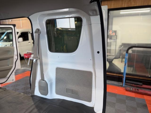 エブリイ PC ワンオーナー・走行946キロ・メモリーナビ・地デジTV・キーレス・スペアキー・パワーウィンドウ・プライバシーガラス・オーバーヘッドシェルフ・両側スライドドア・タイミングチェーンエンジン・保証書・取説(61枚目)