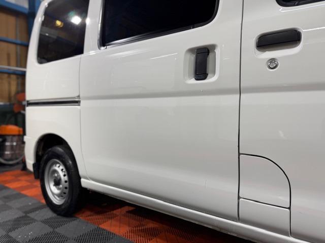 ハイゼットカーゴ ＤＸ　ＳＡＩＩＩ　ワンオーナー・スマートアシスト３・パーキングソナー・フルＬＥＤヘッドライト・キーレス・ＰＷ・プライバシーガラス・メモリーナビ・Ｂｌｕｅｔｏｏｔｈオーディオ・両側スライドドア・保証書・取説（29枚目）