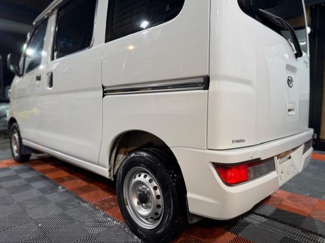 ハイゼットカーゴ ＤＸ　ＳＡＩＩＩ　記録簿・納車時新品タイヤ・純正ＬＥＤヘッドライト・オートライト・４速オートマ・スマートアシスト・アイドリングストップ・オートハイビーム・パワーウインドウ・キーレス・プライバシーガラス・保証書・取説（31枚目）
