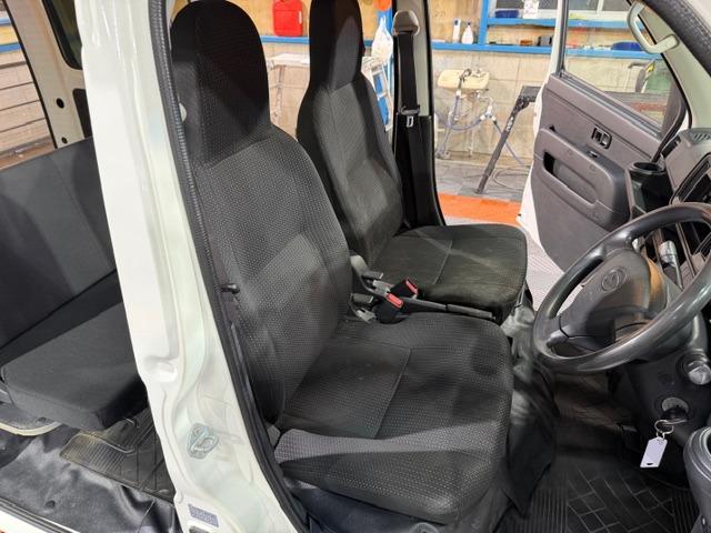 ハイゼットカーゴ ＤＸ　ＳＡＩＩＩ　記録簿・納車時新品タイヤ・純正ＬＥＤヘッドライト・オートライト・４速オートマ・スマートアシスト・アイドリングストップ・オートハイビーム・パワーウインドウ・キーレス・プライバシーガラス・保証書・取説（41枚目）