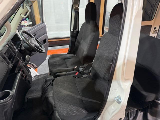 ハイゼットカーゴ ＤＸ　ＳＡＩＩＩ　記録簿・納車時新品タイヤ・純正ＬＥＤヘッドライト・オートライト・４速オートマ・スマートアシスト・アイドリングストップ・オートハイビーム・パワーウインドウ・キーレス・プライバシーガラス・保証書・取説（44枚目）