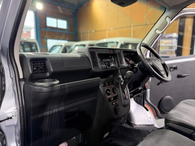 ハイゼットカーゴ スペシャルSAIII ワンオーナー・禁煙車・記録簿・純正LEDヘッドライト・スマートアシスト・4速オートマ・アイドリングストップ・オートハイビーム・社外オーディオ・ドアスピーカー・両側スライドドア・保証書・取説(42枚目)