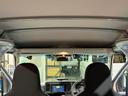 運転席頭上にはオーバーヘッドコンソールの装備!