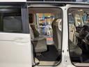 後部座席は広々の空間です!