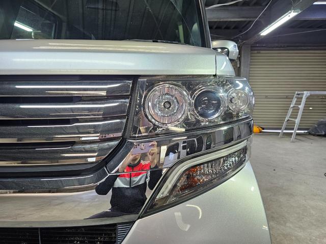 Ｎ－ＢＯＸカスタム Ｇ・ターボパッケージ　Ｂｌｕｅｔｏｏｔｈ接続　バックカメラ　クルーズコントロール　地デジ　両側パワスラ　パドルシフト　オートライト　タイミングチェーン　修復歴なし　プッシュスタート　オートエアコン　室内クリーニング済み（23枚目）