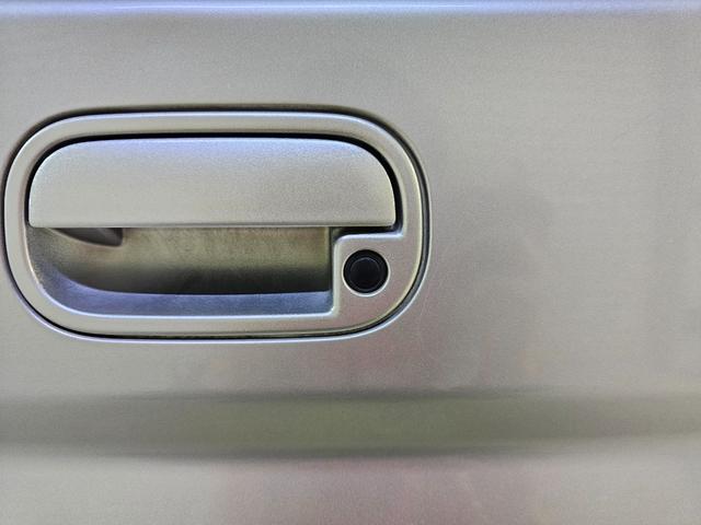 Ｎ－ＢＯＸカスタム Ｇ・ターボパッケージ　Ｂｌｕｅｔｏｏｔｈ接続　バックカメラ　クルーズコントロール　地デジ　両側パワスラ　パドルシフト　オートライト　タイミングチェーン　修復歴なし　プッシュスタート　オートエアコン　室内クリーニング済み（37枚目）