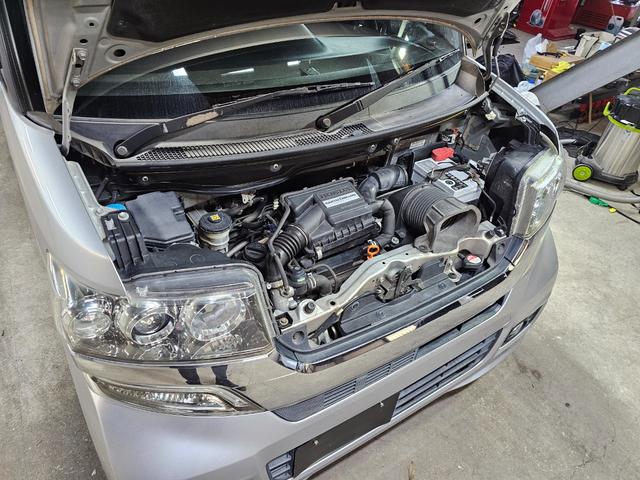 Ｎ－ＢＯＸカスタム Ｇ・ターボパッケージ　Ｂｌｕｅｔｏｏｔｈ接続　バックカメラ　クルーズコントロール　地デジ　両側パワスラ　パドルシフト　オートライト　タイミングチェーン　修復歴なし　プッシュスタート　オートエアコン　室内クリーニング済み（62枚目）