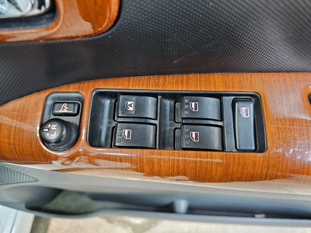 タント カスタムＲＳ　ローダウン　ＩＣターボ　新品ディスプレイオーディオ　Ｂｌｕｅｔｏｏｔｈ　ＣＡＲＰＬＡＹ　オプションウッドパネル　パワスラ　ＭＯＭＯステ　オーバーヘッドコンソール　タイミングチェーン　ＣＶＴＦ交換歴あり（44枚目）