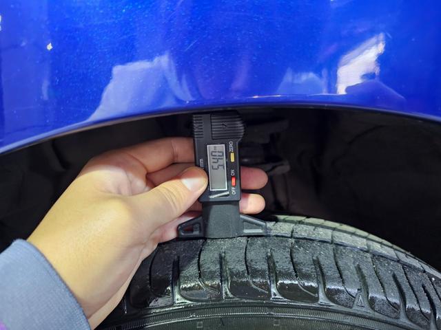 タント Ｘターボ　ターボ付き４ＷＤ　新品ディスプレイオーディオ　Ｂｌｕｅｔｏｏｔｈ接続　ＣＡＲＰＬＡＹ　パワスラ　フルフラットシート　オートエアコン　タイミングチェーン　修復歴なし　室内クリーニング済み（35枚目）