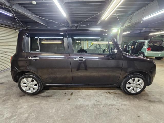 アルトラパン Ｘセレクション　ＥＴＣ　エコアイドル　シートヒーター　スマートキー２個　オートエアコン　プッシュスタート　タイミングチェーン　修復歴なし　電格ミラー　メッキグリル　アルミホイール　室内クリーニング済み（12枚目）