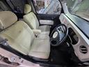 ベンチシートなので、軽自動車でもゆったりしてます。