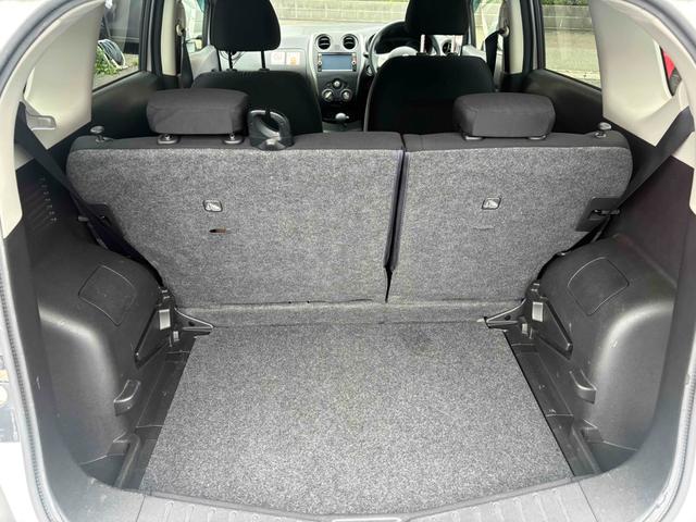 ノート Ｘ　全周囲カメラ　ナビ　スマートキー　アイドリングストップ　電動格納ミラー　ＣＶＴ　盗難防止システム　衝突安全ボディ　ＡＢＳ　ミュージックプレイヤー接続可　エアコン　パワーステアリング　パワーウィンドウ（19枚目）
