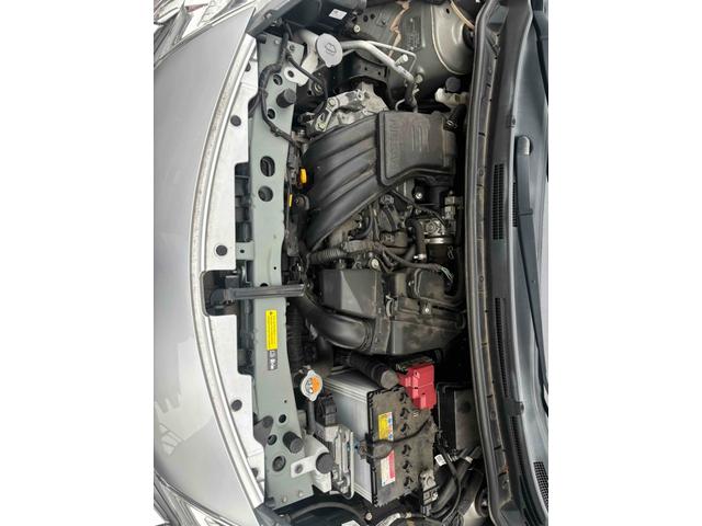 ノート Ｘ　全周囲カメラ　ナビ　スマートキー　アイドリングストップ　電動格納ミラー　ＣＶＴ　盗難防止システム　衝突安全ボディ　ＡＢＳ　ミュージックプレイヤー接続可　エアコン　パワーステアリング　パワーウィンドウ（20枚目）