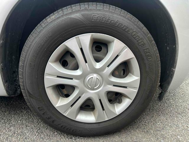 ノート Ｘ　全周囲カメラ　ナビ　スマートキー　アイドリングストップ　電動格納ミラー　ＣＶＴ　盗難防止システム　衝突安全ボディ　ＡＢＳ　ミュージックプレイヤー接続可　エアコン　パワーステアリング　パワーウィンドウ（21枚目）