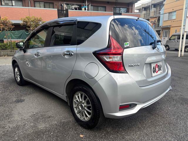 ノート Ｘ　ナビ　レーンアシスト　衝突被害軽減システム　アルミホイール　スマートキー　アイドリングストップ　電動格納ミラー　ＣＶＴ　盗難防止システム　衝突安全ボディ　ＡＢＳ　ＥＳＣ　ミュージックプレイヤー接続可（16枚目）