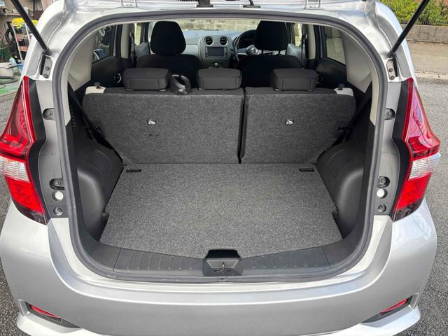 ノート Ｘ　ナビ　レーンアシスト　衝突被害軽減システム　アルミホイール　スマートキー　アイドリングストップ　電動格納ミラー　ＣＶＴ　盗難防止システム　衝突安全ボディ　ＡＢＳ　ＥＳＣ　ミュージックプレイヤー接続可（18枚目）