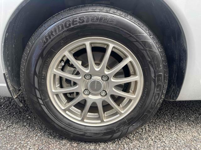 ノート Ｘ　ナビ　レーンアシスト　衝突被害軽減システム　アルミホイール　スマートキー　アイドリングストップ　電動格納ミラー　ＣＶＴ　盗難防止システム　衝突安全ボディ　ＡＢＳ　ＥＳＣ　ミュージックプレイヤー接続可（23枚目）