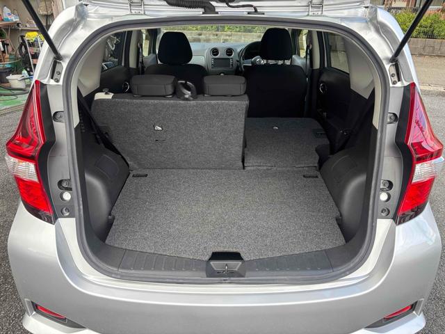 ノート Ｘ　ナビ　レーンアシスト　衝突被害軽減システム　アルミホイール　スマートキー　アイドリングストップ　電動格納ミラー　ＣＶＴ　盗難防止システム　衝突安全ボディ　ＡＢＳ　ＥＳＣ　ミュージックプレイヤー接続可（24枚目）