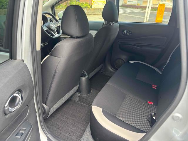 ノート Ｘ　ナビ　レーンアシスト　衝突被害軽減システム　アルミホイール　スマートキー　アイドリングストップ　電動格納ミラー　ＣＶＴ　盗難防止システム　衝突安全ボディ　ＡＢＳ　ＥＳＣ　ミュージックプレイヤー接続可（27枚目）