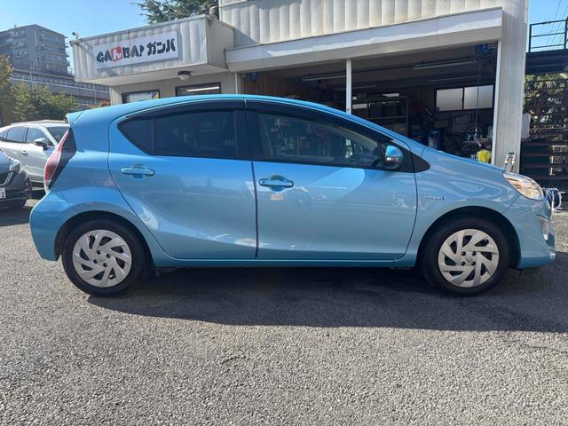 アクア S ドライブレコーダー ETC ナビ キーレスエントリー アイドリングストップ 電動格納ミラー CVT 衝突安全ボディ ABS ESC エアコン パワーステアリング パワーウィンドウ(13枚目)