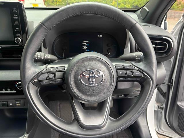 ヤリスクロス Z 全周囲カメラ クリアランスソナー オートクルーズコントロール レーンアシスト 衝突被害軽減システム ナビ オートマチックハイビーム オートライト LEDヘッドランプ 電動リアゲート アルミホイール(2枚目)