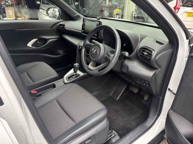 ヤリスクロス Z 全周囲カメラ クリアランスソナー オートクルーズコントロール レーンアシスト 衝突被害軽減システム ナビ オートマチックハイビーム オートライト LEDヘッドランプ 電動リアゲート アルミホイール(9枚目)