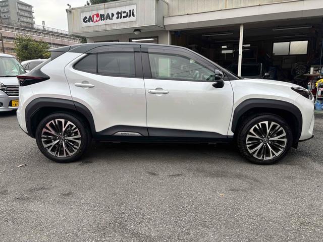 ヤリスクロス Z 全周囲カメラ クリアランスソナー オートクルーズコントロール レーンアシスト 衝突被害軽減システム ナビ オートマチックハイビーム オートライト LEDヘッドランプ 電動リアゲート アルミホイール(13枚目)