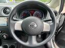 ノート Ｘ　全周囲カメラ　ナビ　スマートキー　アイドリングストップ　電動格納ミラー　ＣＶＴ　盗難防止システム　衝突安全ボディ　ＡＢＳ　ミュージックプレイヤー接続可　エアコン　パワーステアリング　パワーウィンドウ（2枚目）