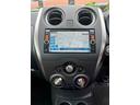 ノート Ｘ　全周囲カメラ　ナビ　スマートキー　アイドリングストップ　電動格納ミラー　ＣＶＴ　盗難防止システム　衝突安全ボディ　ＡＢＳ　ミュージックプレイヤー接続可　エアコン　パワーステアリング　パワーウィンドウ（3枚目）