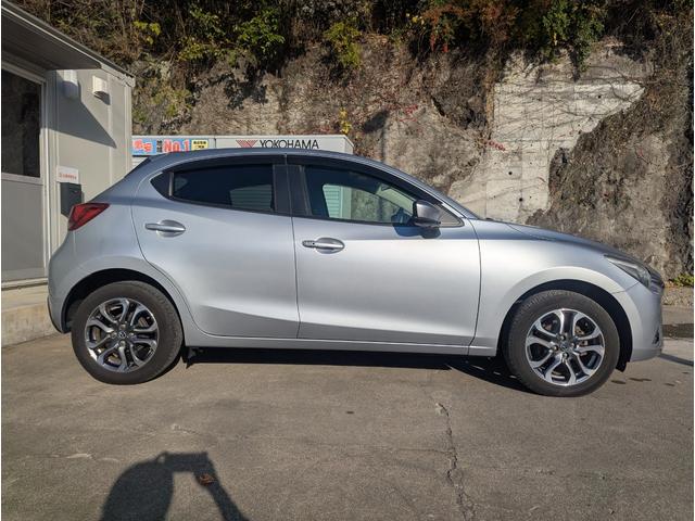 デミオ XDツーリング Lパッケージ 純正ナビ バックカメラ LEDヘッドランプ パドルシフト CD/DVD/TV レーダークルーズコントロール ETC シートヒーター ハーフレザーシート 純正アルミホイール(17枚目)