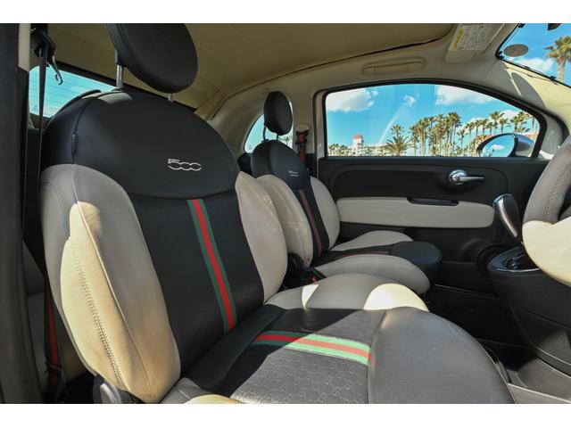５００Ｃ バイ　グッチ　限定車　キーレスエントリー　ＥＴＣ　ドライブレコーダー　専用レザーシート　記録簿　アイドリングストップ（59枚目）