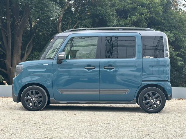 スペーシアギア ハイブリッドＸＺ　ターボ　純正９インチナビ　全方位カメラ　両側電動スライドドア　フルセグＴＶ　ヘッドアップディスプレイ　ＬＥＤヘッドライト　ＥＴＣ　シートヒーター　コーナーセンサー　ブレーキサポート　社外デジタルインナミラー（5枚目）