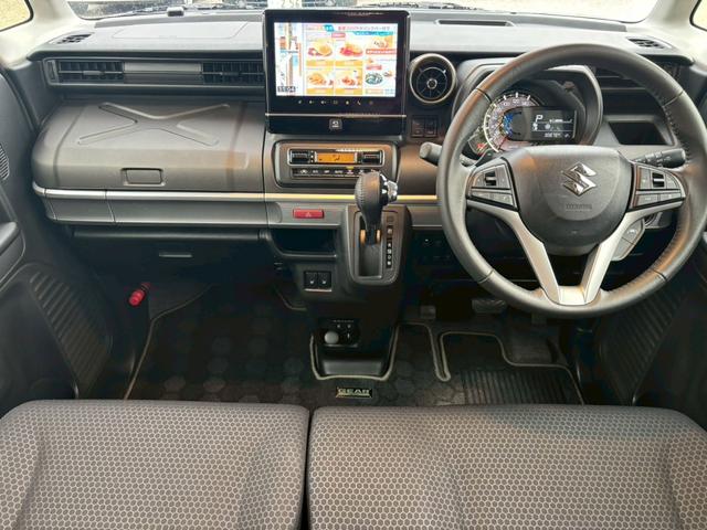 スペーシアギア ハイブリッドＸＺ　ターボ　純正９インチナビ　全方位カメラ　両側電動スライドドア　フルセグＴＶ　ヘッドアップディスプレイ　ＬＥＤヘッドライト　ＥＴＣ　シートヒーター　コーナーセンサー　ブレーキサポート　社外デジタルインナミラー（10枚目）