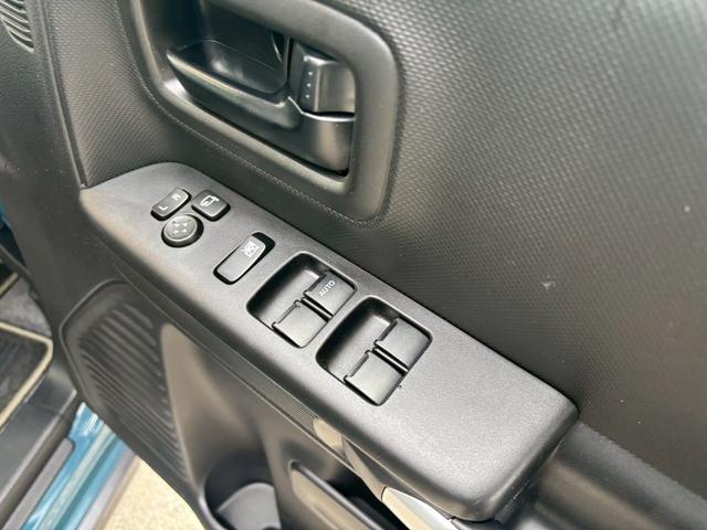 スペーシアギア ハイブリッドＸＺ　ターボ　純正９インチナビ　全方位カメラ　両側電動スライドドア　フルセグＴＶ　ヘッドアップディスプレイ　ＬＥＤヘッドライト　ＥＴＣ　シートヒーター　コーナーセンサー　ブレーキサポート　社外デジタルインナミラー（43枚目）