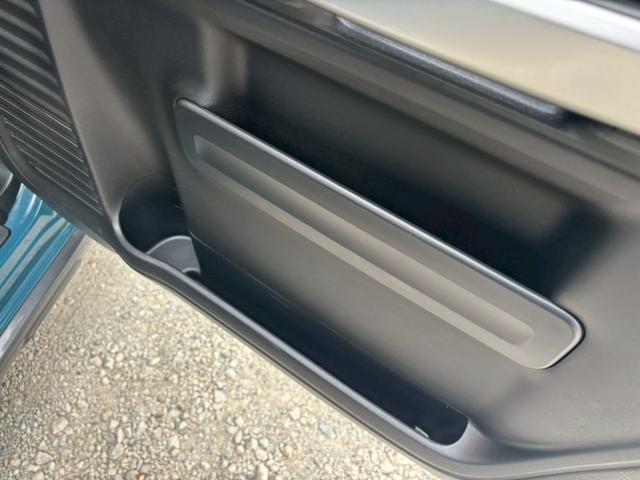 スペーシアギア ハイブリッドＸＺ　ターボ　純正９インチナビ　全方位カメラ　両側電動スライドドア　フルセグＴＶ　ヘッドアップディスプレイ　ＬＥＤヘッドライト　ＥＴＣ　シートヒーター　コーナーセンサー　ブレーキサポート　社外デジタルインナミラー（44枚目）