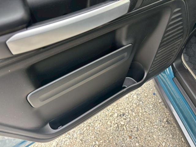 スペーシアギア ハイブリッドＸＺ　ターボ　純正９インチナビ　全方位カメラ　両側電動スライドドア　フルセグＴＶ　ヘッドアップディスプレイ　ＬＥＤヘッドライト　ＥＴＣ　シートヒーター　コーナーセンサー　ブレーキサポート　社外デジタルインナミラー（47枚目）