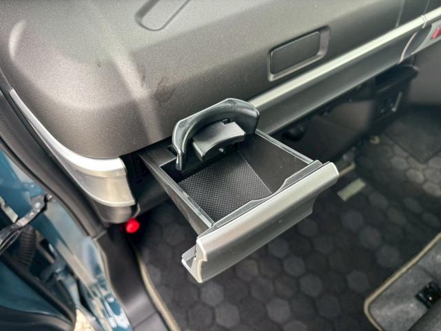 スペーシアギア ハイブリッドＸＺ　ターボ　純正９インチナビ　全方位カメラ　両側電動スライドドア　フルセグＴＶ　ヘッドアップディスプレイ　ＬＥＤヘッドライト　ＥＴＣ　シートヒーター　コーナーセンサー　ブレーキサポート　社外デジタルインナミラー（54枚目）