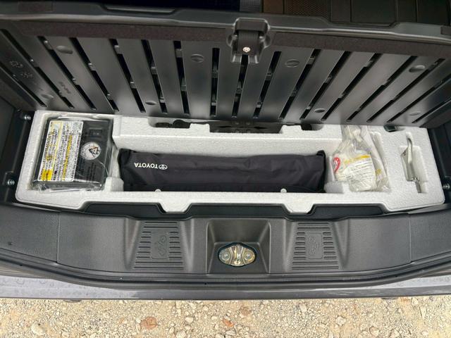 スペーシアギア ハイブリッドＸＺ　ターボ　純正９インチナビ　全方位カメラ　両側電動スライドドア　フルセグＴＶ　ヘッドアップディスプレイ　ＬＥＤヘッドライト　ＥＴＣ　シートヒーター　コーナーセンサー　ブレーキサポート　社外デジタルインナミラー（61枚目）