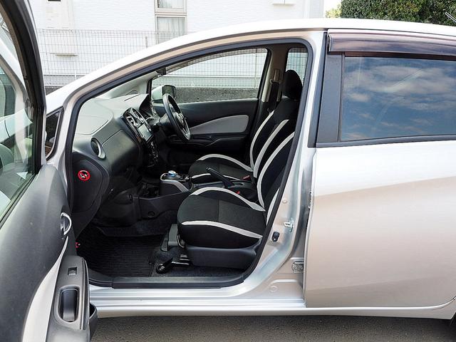 ノート ｅ－パワー　Ｘ　◆インテリジェントエマージェンシーブレーキ◆踏み間違い衝突防止◆ＬＤＷ（車線逸脱警報）◆フロント＆バックソナー◆ナビ◆フルセグ◆Ｂｌｕｅｔｏｏｔｈ◆アラウンドビュー◆スマート・ルームミラー◆ＥＴＣ（28枚目）