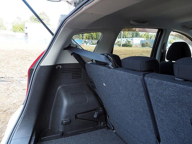ノート ｅ－パワー　Ｘ　◆インテリジェントエマージェンシーブレーキ◆踏み間違い衝突防止◆ＬＤＷ（車線逸脱警報）◆フロント＆バックソナー◆ナビ◆フルセグ◆Ｂｌｕｅｔｏｏｔｈ◆アラウンドビュー◆スマート・ルームミラー◆ＥＴＣ（34枚目）