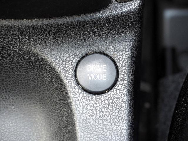 ノート ｅ－パワー　Ｘ　◆インテリジェントエマージェンシーブレーキ◆踏み間違い衝突防止◆ＬＤＷ（車線逸脱警報）◆フロント＆バックソナー◆ナビ◆フルセグ◆Ｂｌｕｅｔｏｏｔｈ◆アラウンドビュー◆スマート・ルームミラー◆ＥＴＣ（68枚目）