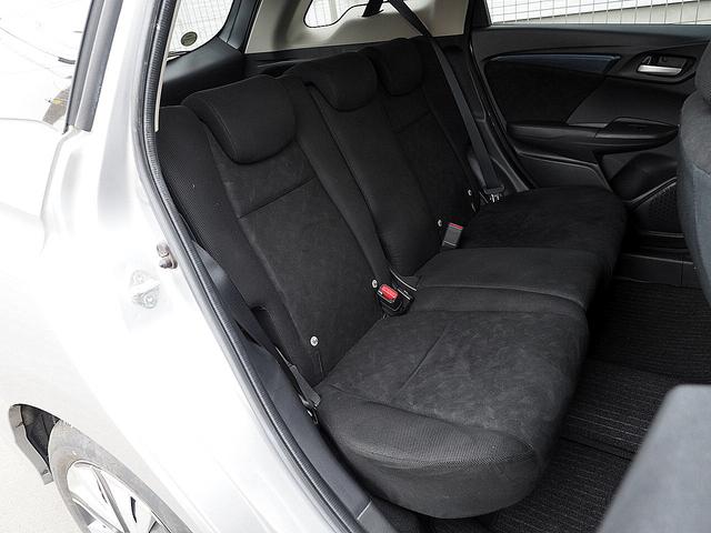 シャトル ハイブリッド　ホンダセンシング　◆アダプティブクルーズコントロール◆衝突軽減ブレーキ◆誤発進抑制機能◆歩行者事故低減ステアリング◆先行車発進お知らせ機能◆標識認識機能◆ＬＫＡＳ◆路外逸脱抑制機能◆ナビ◆バックモニター◆スマートキー（24枚目）