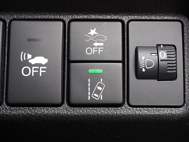 シャトル ハイブリッド　ホンダセンシング　◆アダプティブクルーズコントロール◆衝突軽減ブレーキ◆誤発進抑制機能◆歩行者事故低減ステアリング◆先行車発進お知らせ機能◆標識認識機能◆ＬＫＡＳ◆路外逸脱抑制機能◆ナビ◆バックモニター◆スマートキー（62枚目）