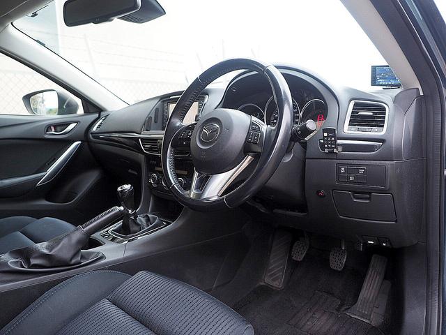 アテンザワゴン ＸＤ　◆６速マニュアル◆クリーンディーゼルターボ◆衝突軽減ブレーキ◆クルーズコントロール◆ナビ◆フルセグテレビ◆ＤＶＤ再生◆Ｂｌｕｅｔｏｏｔｈ◆バックモニター◆ＥＴＣ◆ＨＩＤ◆アイドリングストップ◆スマキー（17枚目）