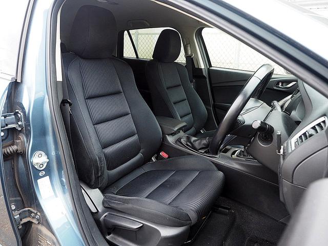 アテンザワゴン ＸＤ　◆６速マニュアル◆クリーンディーゼルターボ◆衝突軽減ブレーキ◆クルーズコントロール◆ナビ◆フルセグテレビ◆ＤＶＤ再生◆Ｂｌｕｅｔｏｏｔｈ◆バックモニター◆ＥＴＣ◆ＨＩＤ◆アイドリングストップ◆スマキー（21枚目）