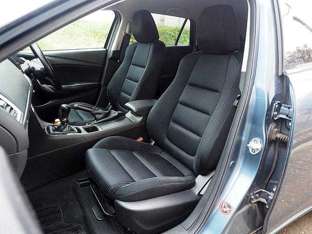 アテンザワゴン ＸＤ　◆６速マニュアル◆クリーンディーゼルターボ◆衝突軽減ブレーキ◆クルーズコントロール◆ナビ◆フルセグテレビ◆ＤＶＤ再生◆Ｂｌｕｅｔｏｏｔｈ◆バックモニター◆ＥＴＣ◆ＨＩＤ◆アイドリングストップ◆スマキー（28枚目）